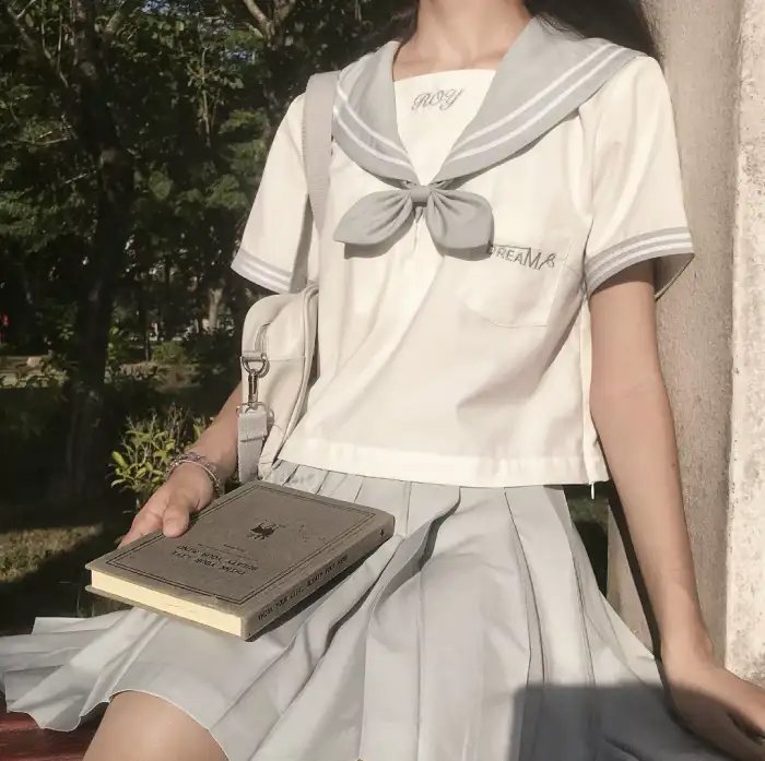 少年女仆
